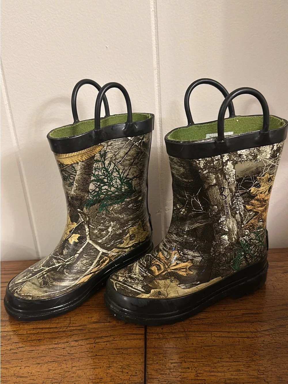 Mossy oak camo boots